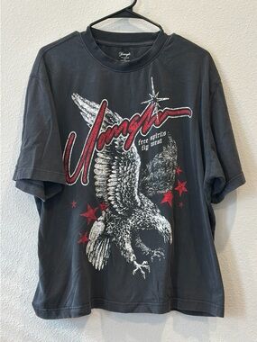 Youngla Vintage-Style Black Graphic Tee with Eagle and Red Accents